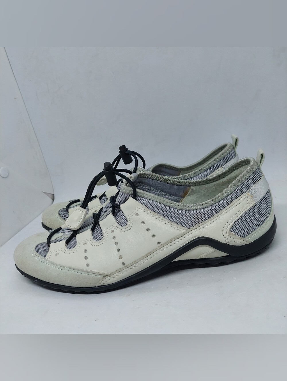 ECCO Vibration II Toggle Sneakers Ivory Gray Slip On Shoes Womens Sz 36 US 5/5.5